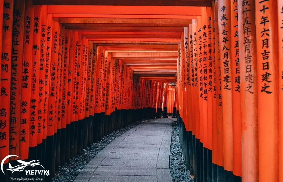 Ngôi đền nghìn cột Fushimi Inari của Nhật Bản