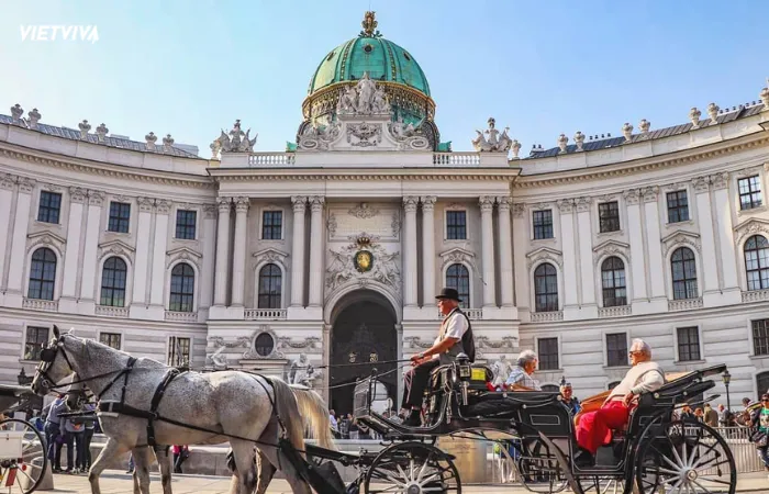 Đôi nét về cung điện Hoàng gia Hofburg
