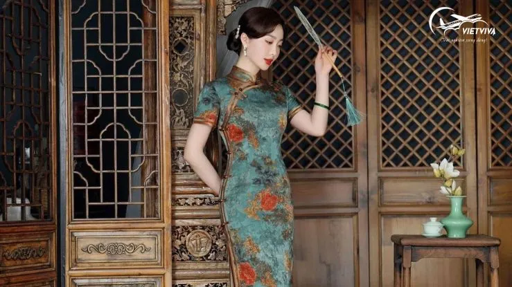 Mặc sườn xám và mùa xuân