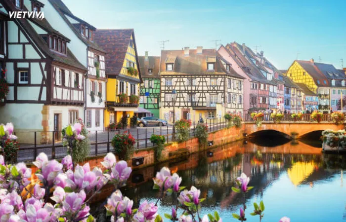 Thành phố Colmar vào mùa xuân