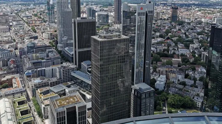 Chiêm ngưỡng trọn vẹn vẻ đẹp của Frankfurt tại tòa nhà Main Tower