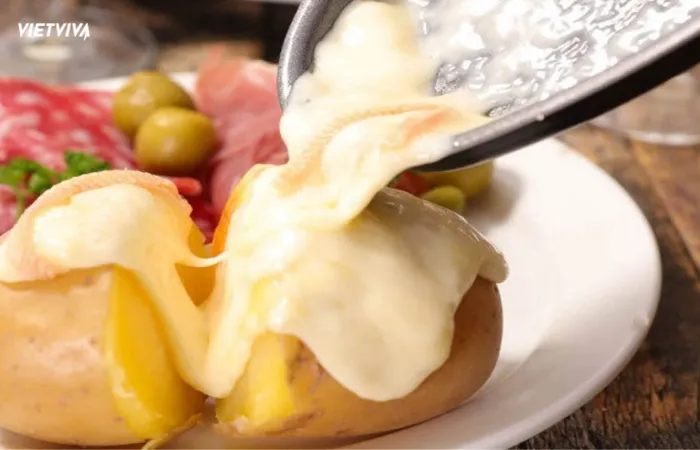 Fondue- món ăn đậm đà nổi tiếng của Thụy Sĩ