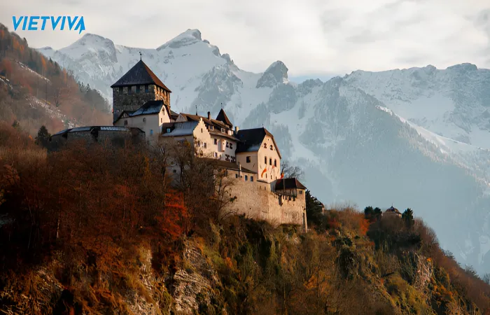 Lâu đài Vaduz cổ kính
