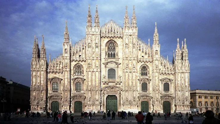 Thánh đường Duomo thiêng liêng và nổi tiếng nhất Milan