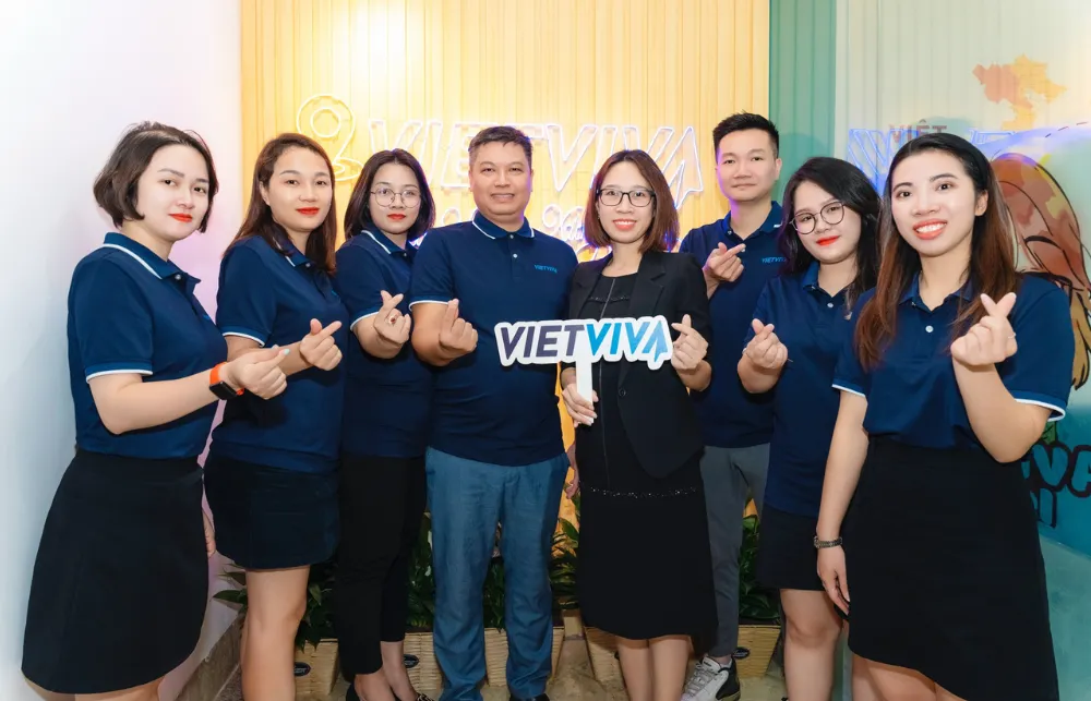 Văn phòng và đội ngũ Vietviva Travel