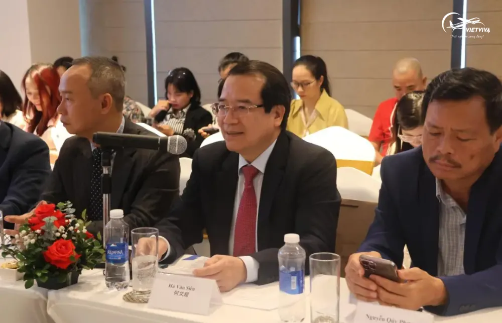 Phó Cục trưởng Cục Du lịch Quốc gia Việt Nam Hà Văn Siêu tại buổi làm việc