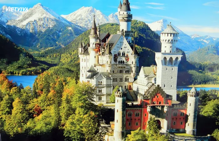 Lâu đài Neuschwanstein đẹp nguy nga, tráng lệ