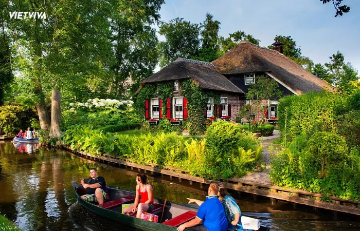 Ngôi làng Giethoorn -một điểm đến du lịch đầy mộng mơ