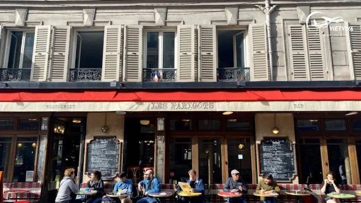 Les Parigots thu hút du khách quốc tế