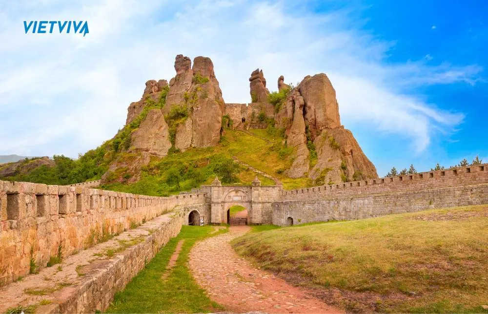 Pháo đài Belogradchik ở Bulgaria - du lịch Đông Âu
