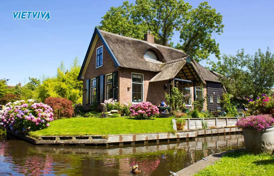 Ngôi làng Giethoorn