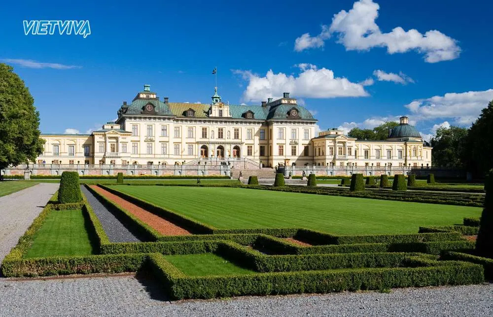 Cung điện Drottningholm