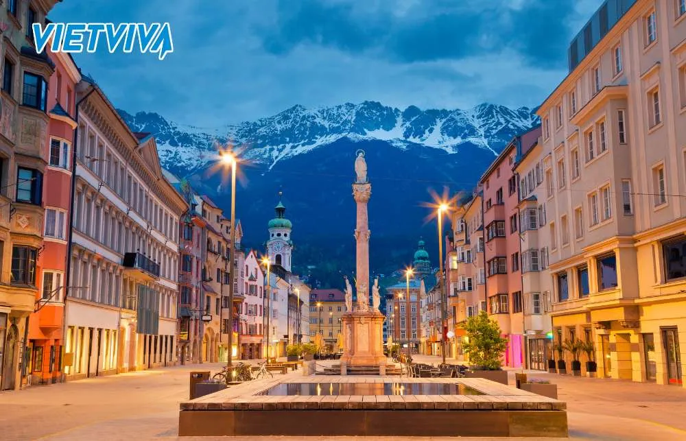 Khu phố cổ Old Town Innsbruck