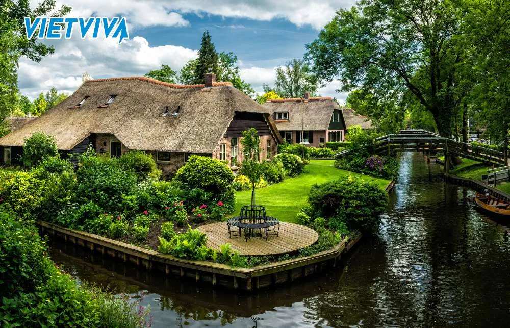 Làng cổ tích Giethoorn