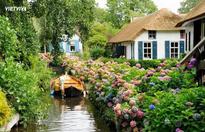 Khung cảnh đẹp như truyện cổ tích tại ngôi làng Giethoorn