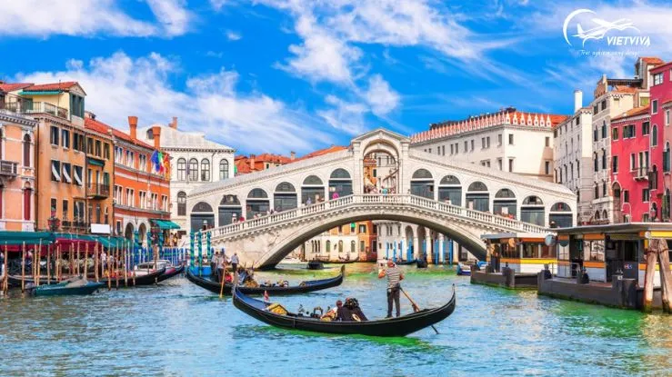 Cầu Rialto nổi tiếng khắp Châu Âu