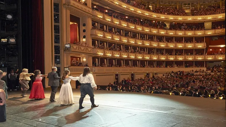 Chìm đắm với các bản nhạc Opera cổ điển tại nhà hát Wiener Staatsoper