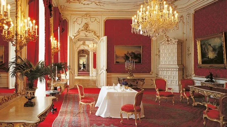 Khám phá và chiêm ngưỡng vẻ đẹp của cung điện Hoàng gia Hofburg